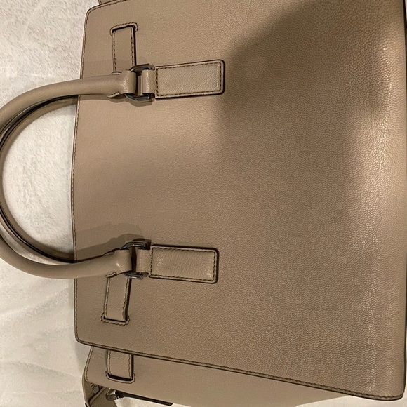 Purse - Picture 1 of 3